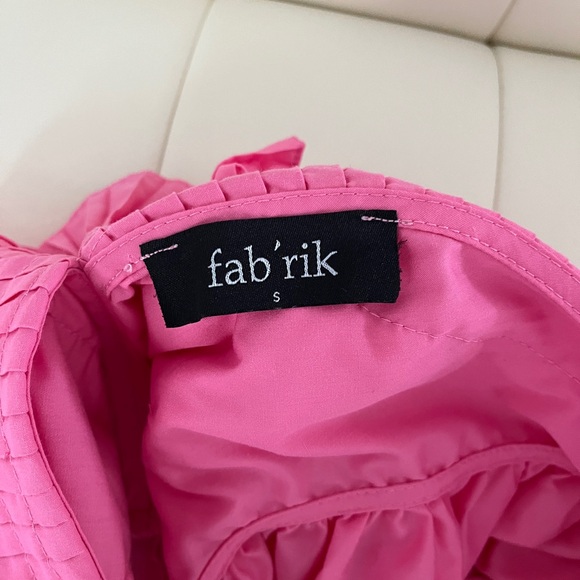 Pink sleeveless ruffle top - Picture 2 of 3